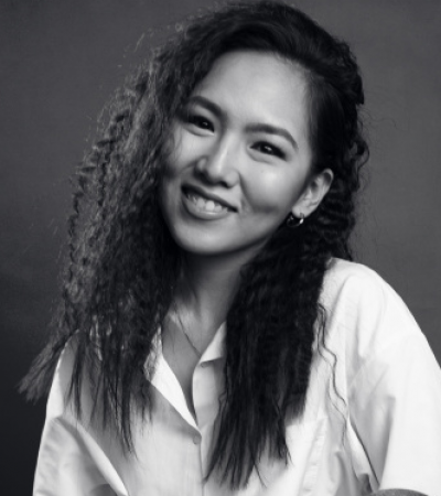 Әженің ертегілері Орыс порносы түсірілген және трахается