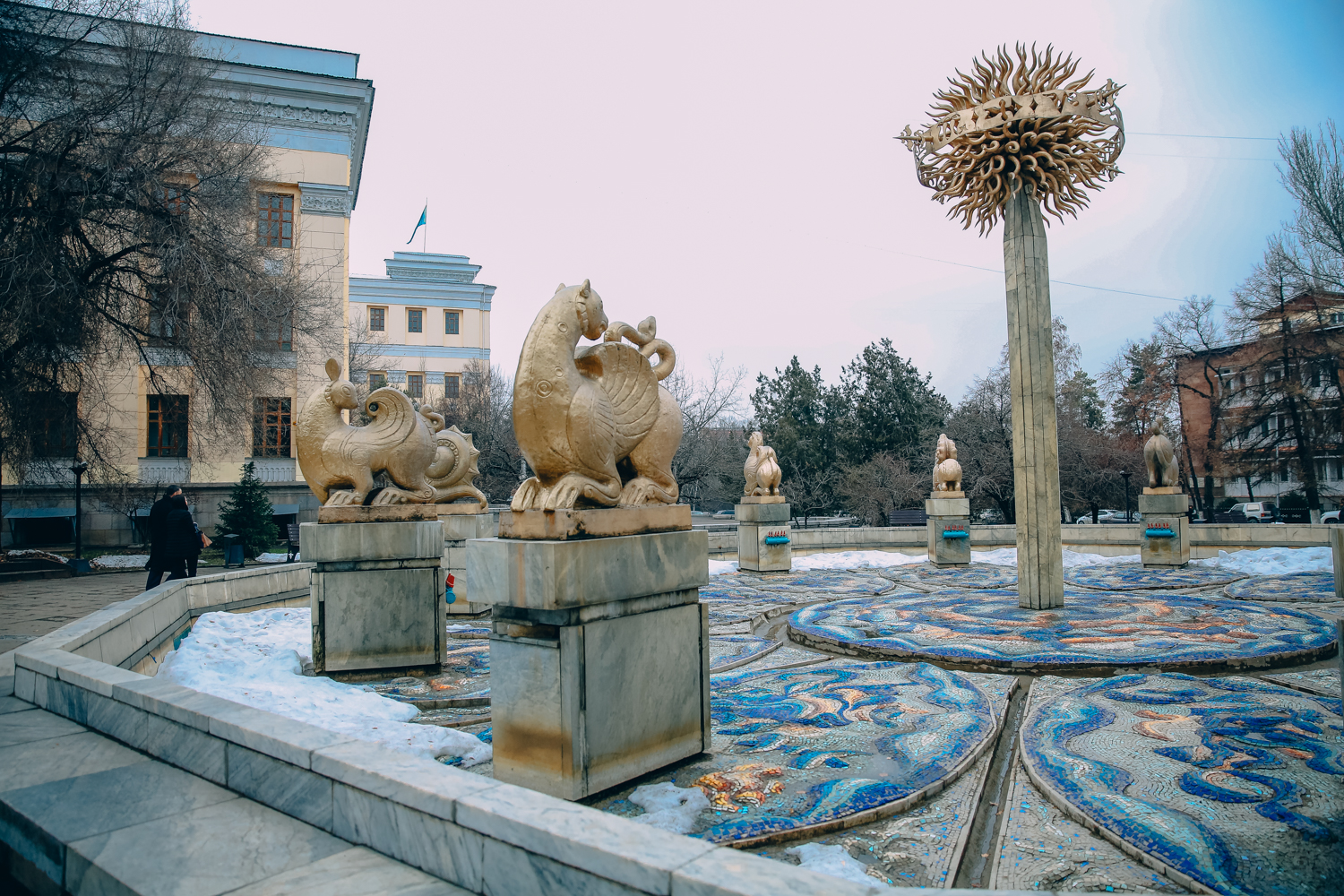 Восточный календарь фонтан Алматы