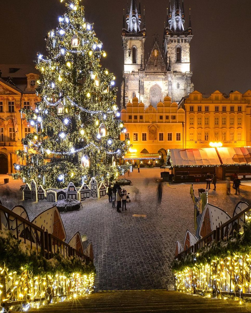 HOW OUR CITIES ARE DECORATED FOR CHRISTMAS AND NEW YEAR