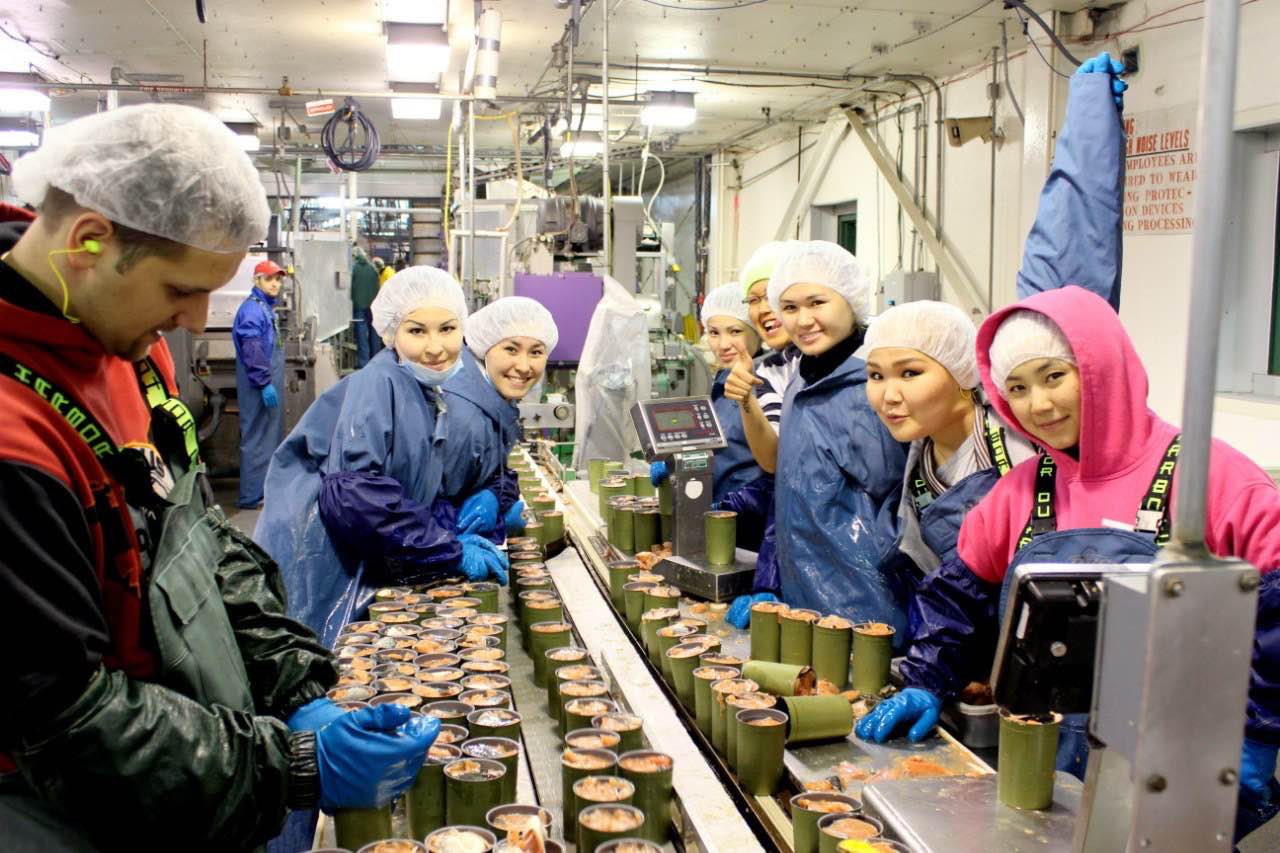 Казахстанка о том, почему выбрала Аляску и как работать на рыбном заводе