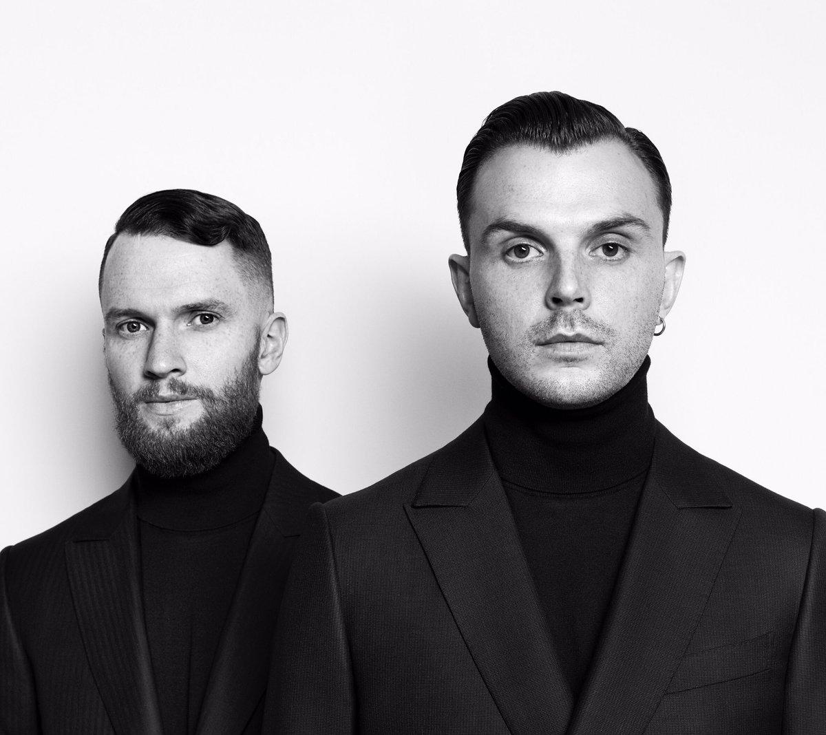 Hurts official. Hurts. Группа хертс. Hurts 2020. Hurts группа 2022.