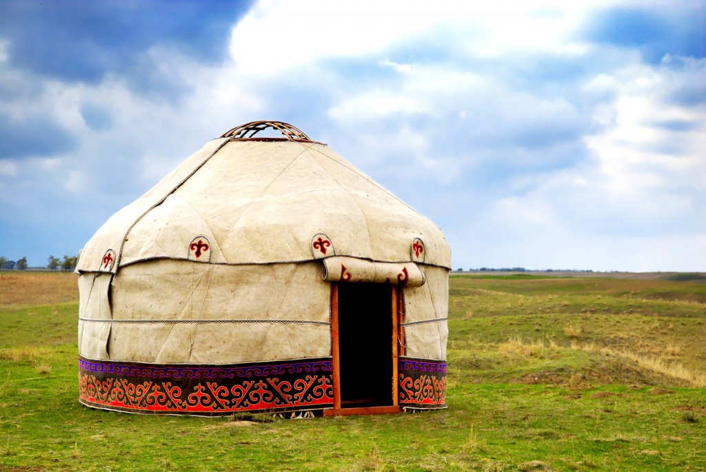 Resulta ng larawan para sa Traditional Kazakhstan Yurt dwelling