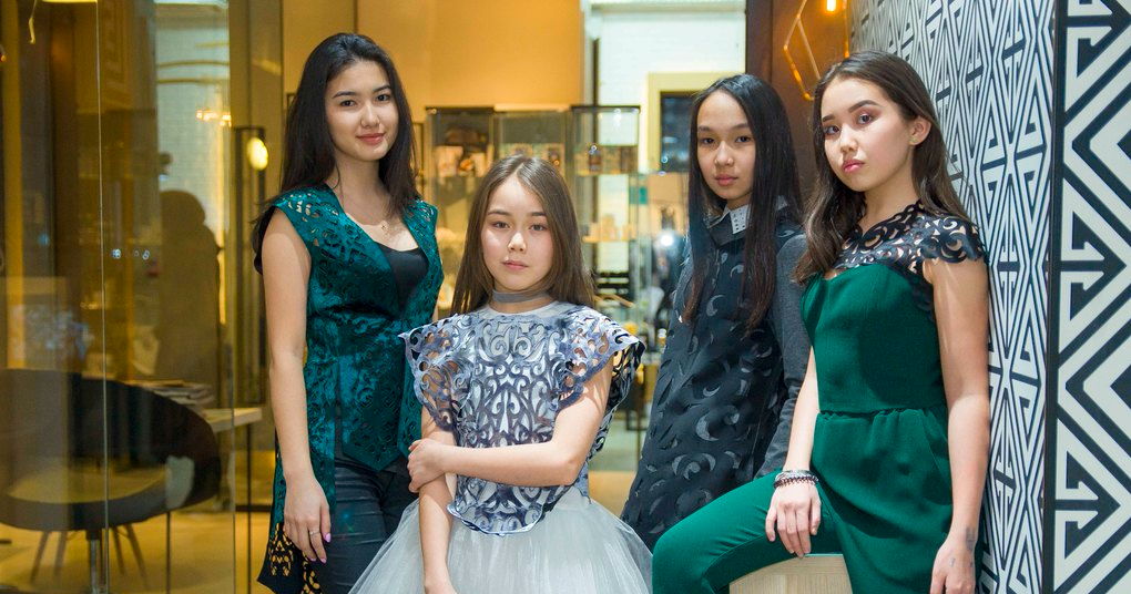 Казахстанские девушки подростковый. Подросток дети Казахстана. Фото подростка казаха. Три поколения девочек казашек. Подростки казашки