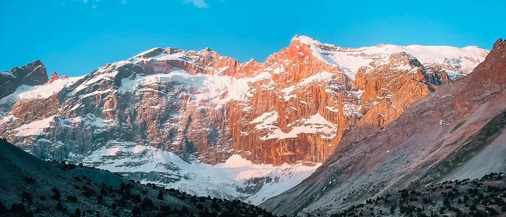 a-guide-to-tajikistan-s-resorts-mountains-lakes-and-thermal-springs
