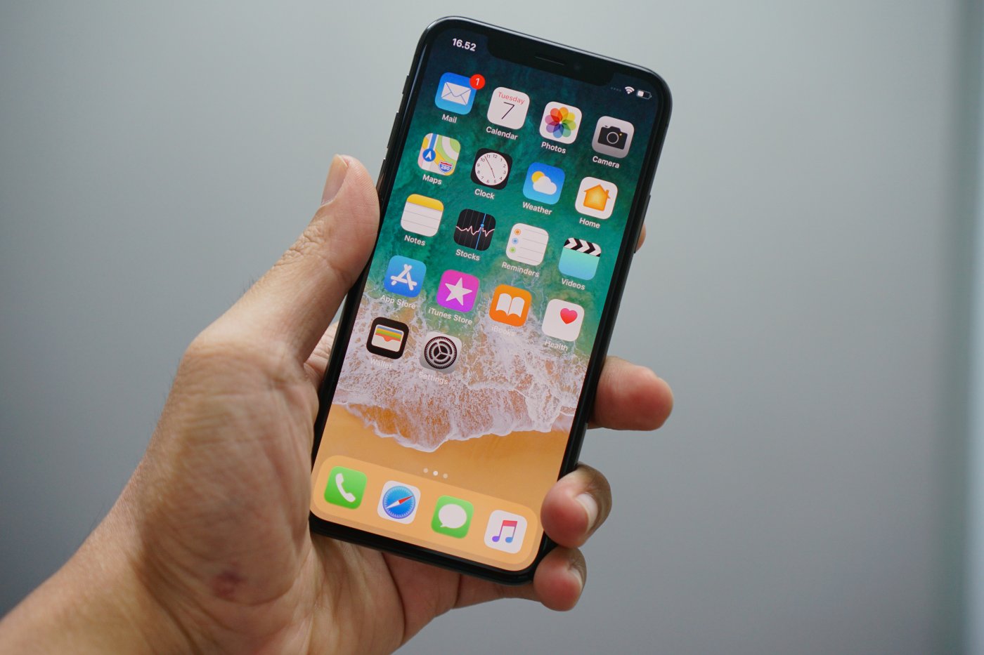 Apple разрешит добавлять сторонние приложения на свои устройства ...