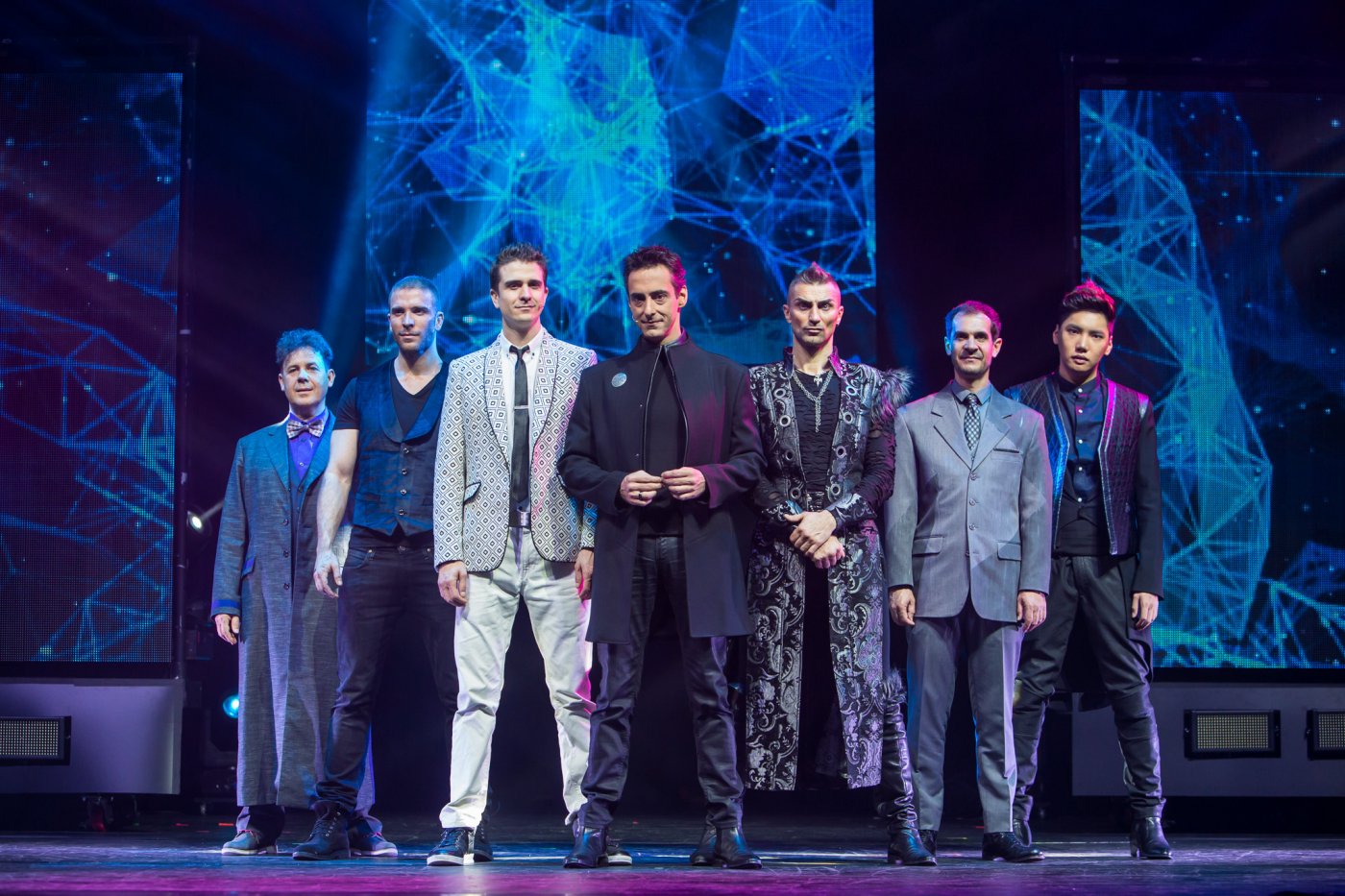 Шоу октября. Illusionists. Шоу / the show. The Illusionist.