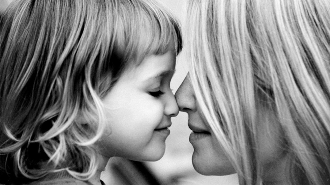 Мама друг час. Любовь мамы и Дочки. Любовь матери к ребенку. Картинка мама. Мама и дети трогательные.