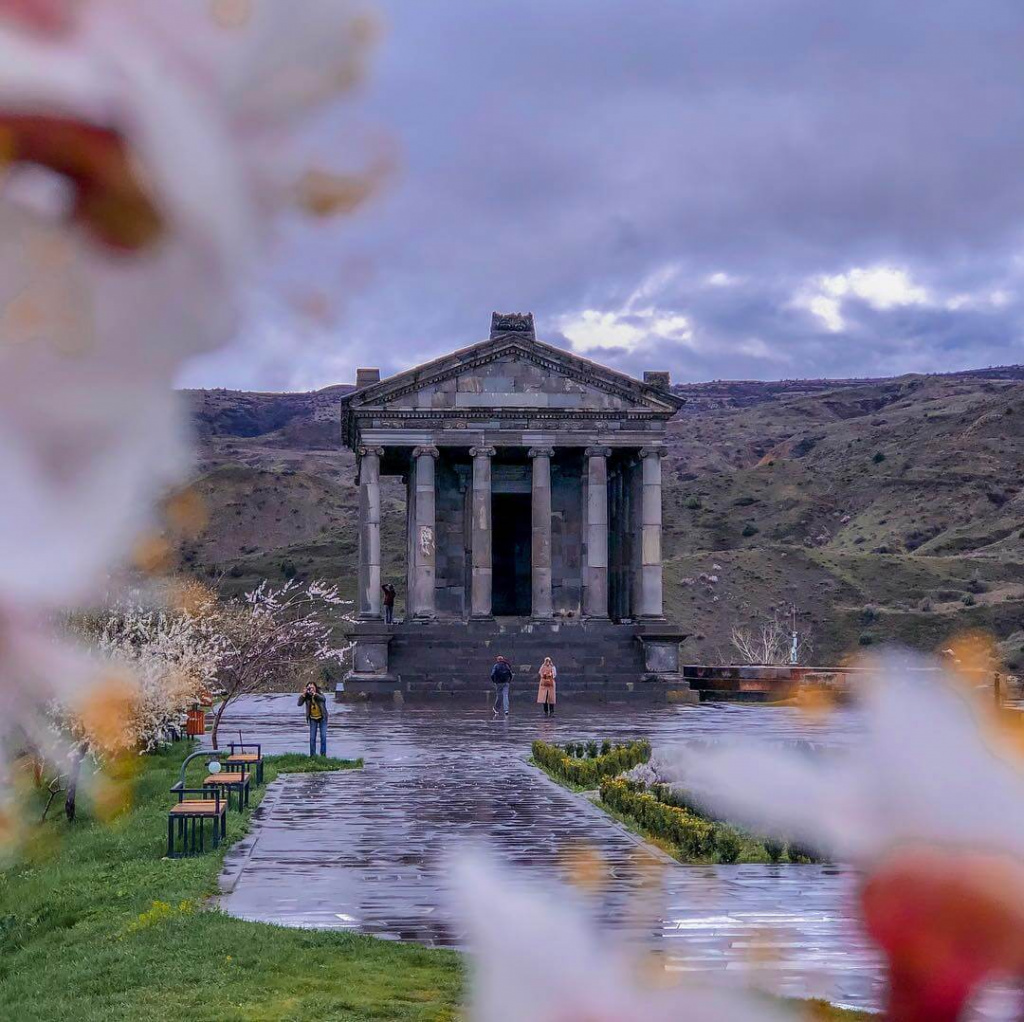 Temple of Garni.jpg