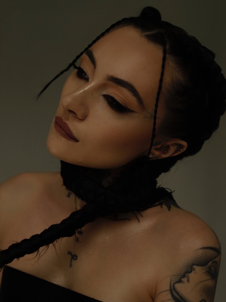 Алёна Бражникова