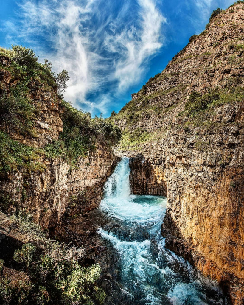 Водопад Текес.jpg