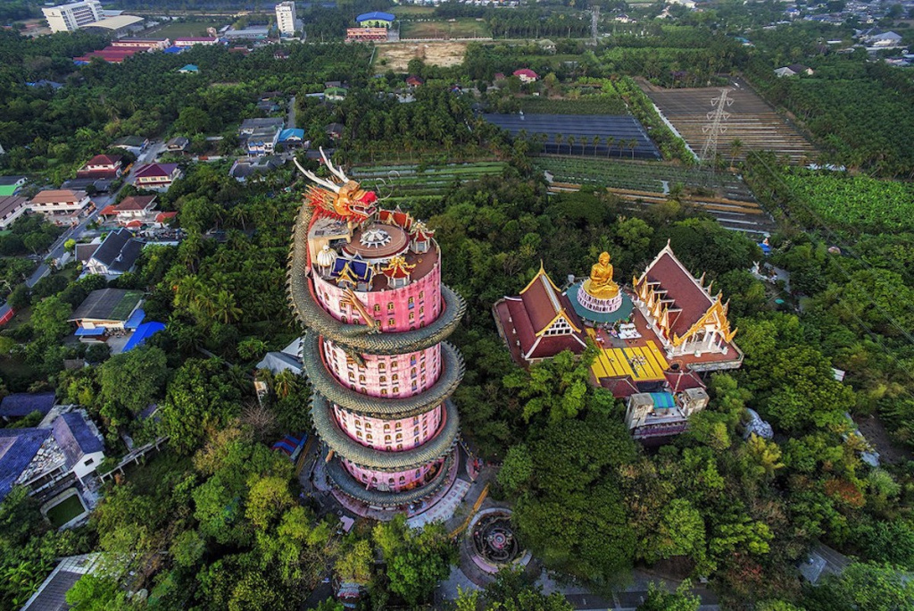 Wat_Samphran_Dragon_Temple.jpg