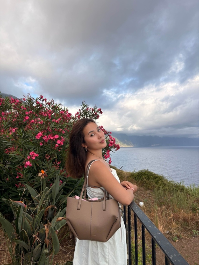 Career in Booking.com Айжан Ратова