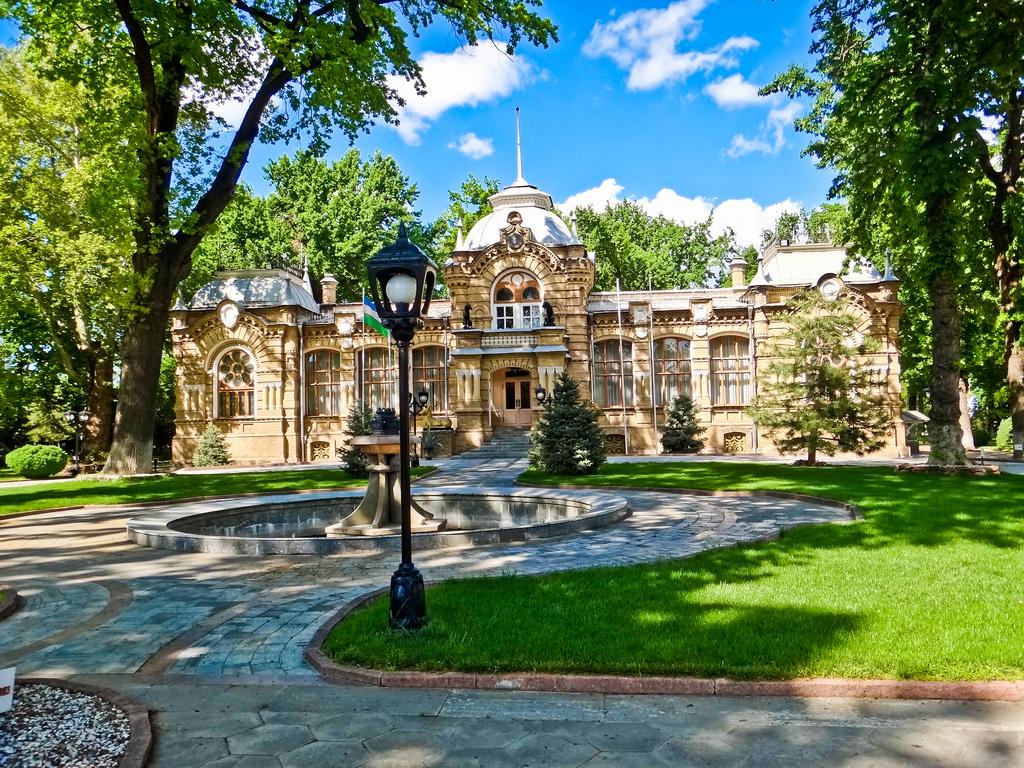 romanov palace.jpg