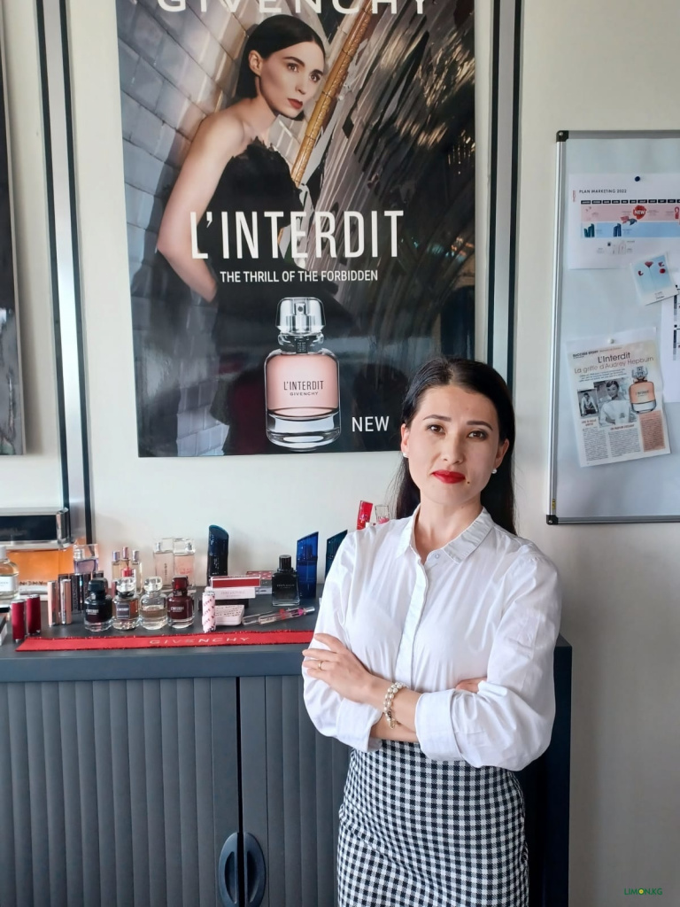 Emily in Paris» from Kyrgyzstan. The story of a young woman who moved to  France and got a job at LVMH - статьи, истории, публикации