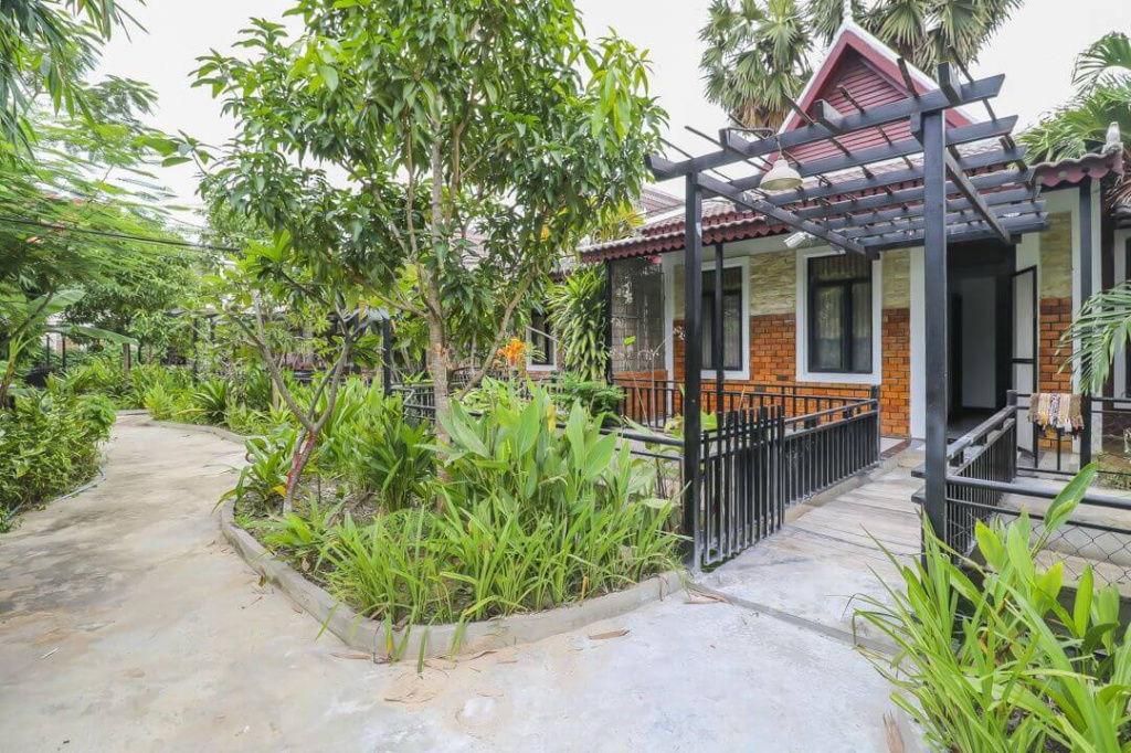 House in Siem Reap — Sala Kamreuk.jpg
