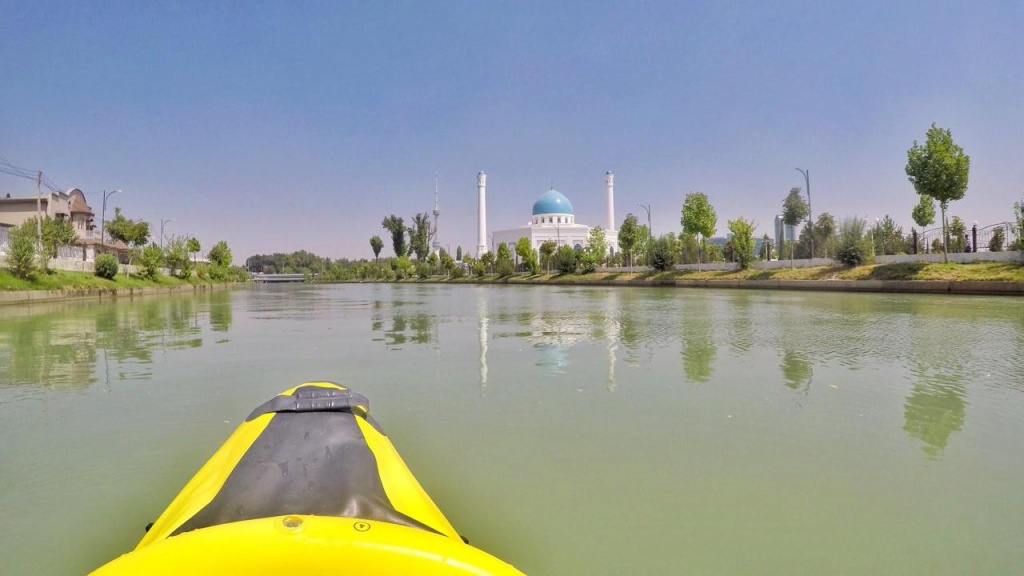 Kayaking on the Anhor Canal in Tashkent