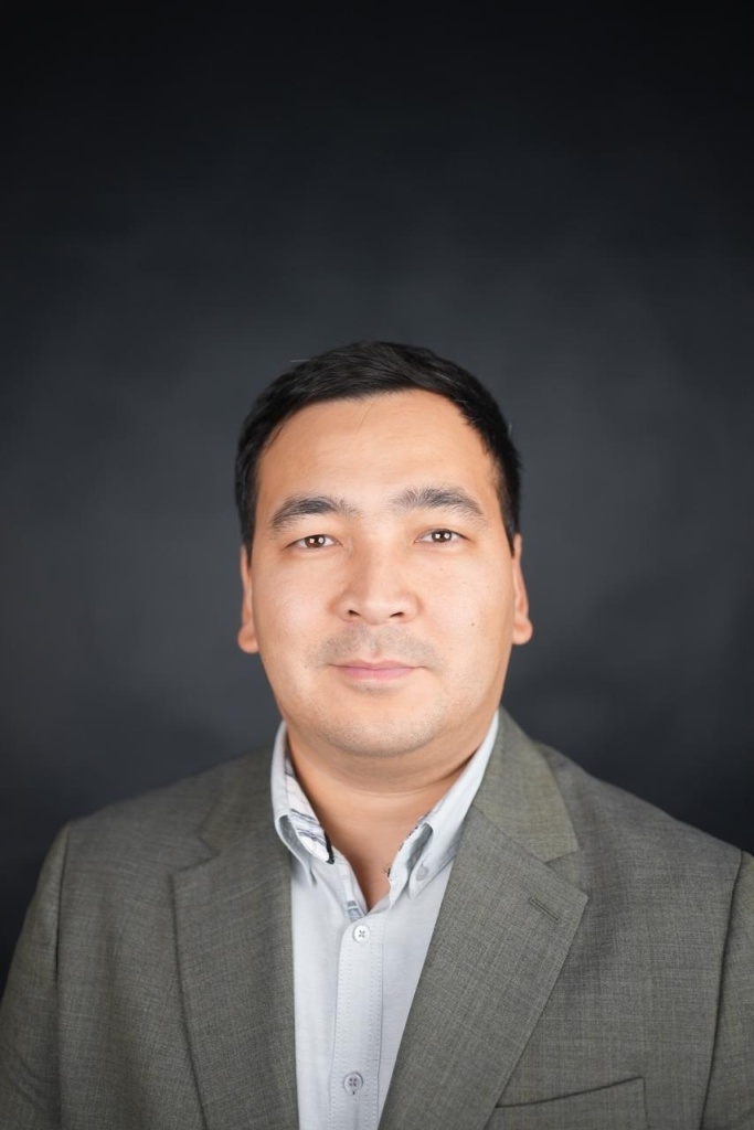 Олжас Елюбаев