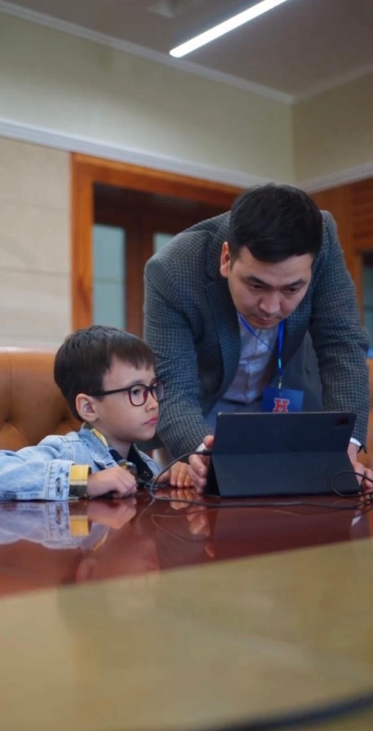 Олжас Елюбаев