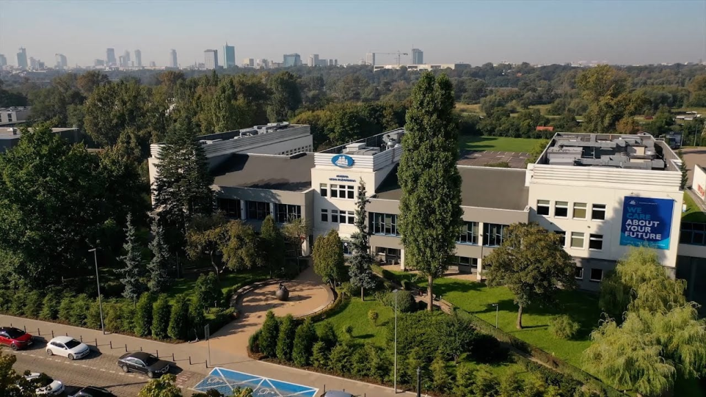 KozminskiUniversitycampus Как поступить в Польшу