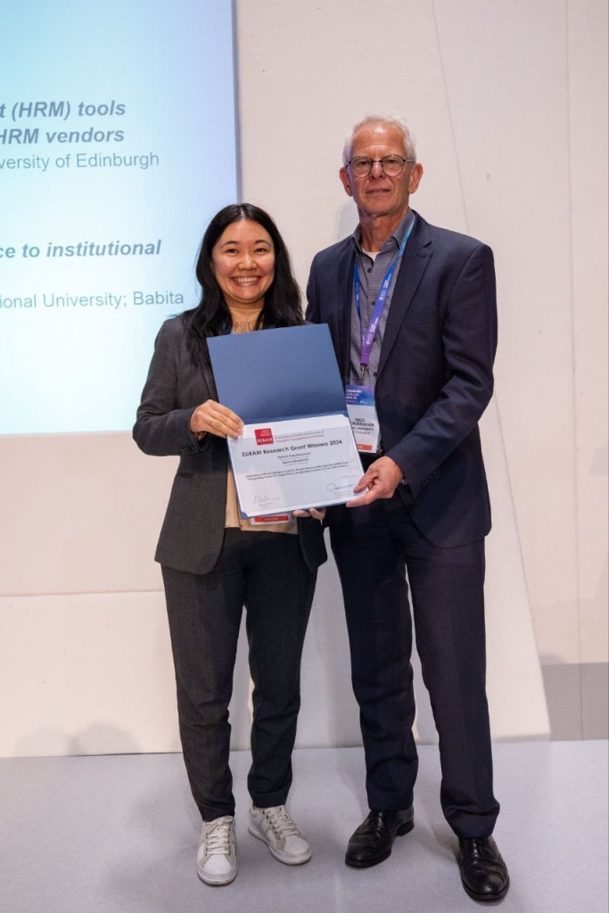 science Айжан Турсунбаева HR