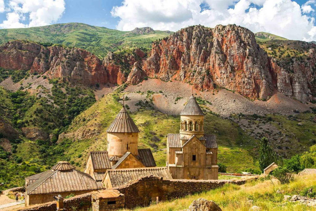 Поселок в горах Армении