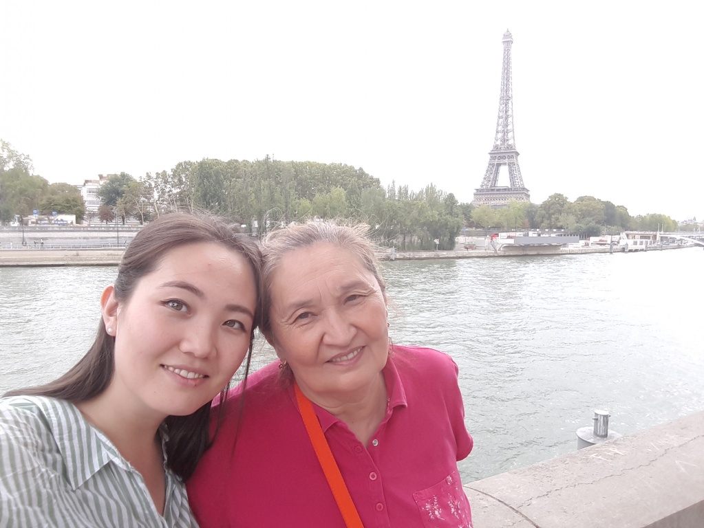 Париж с мамой.jpg