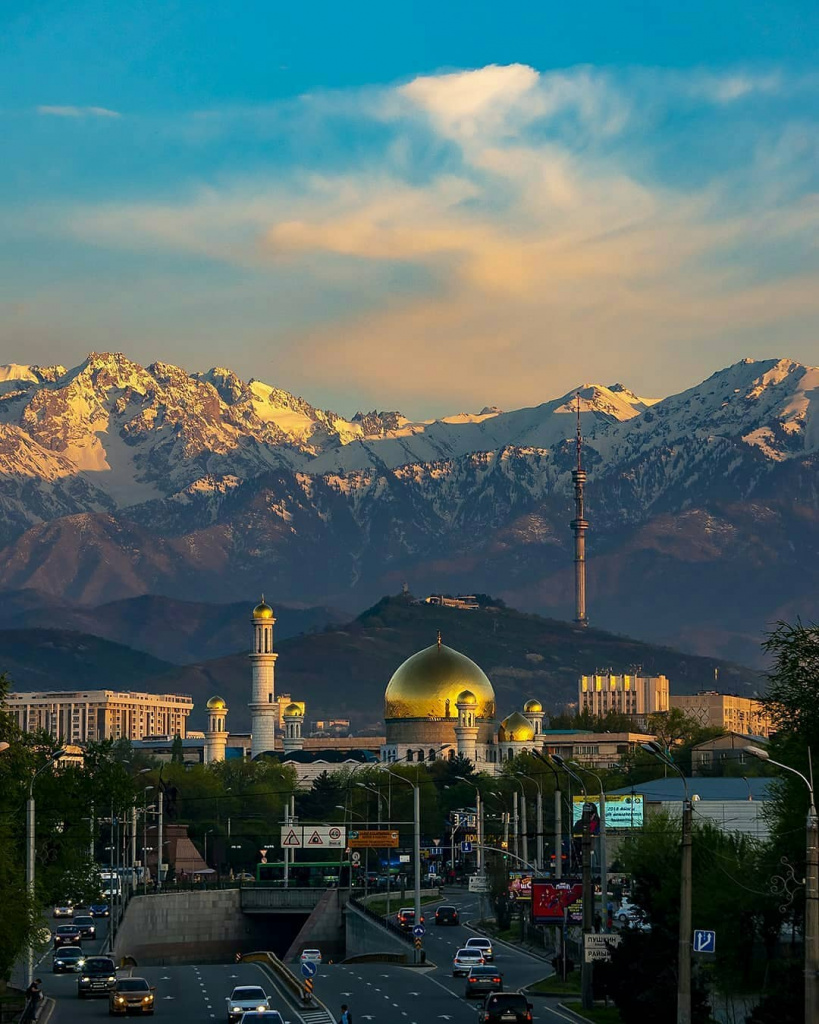 Southern capital of Kazakhstan — Almaty in the lens of local photographers