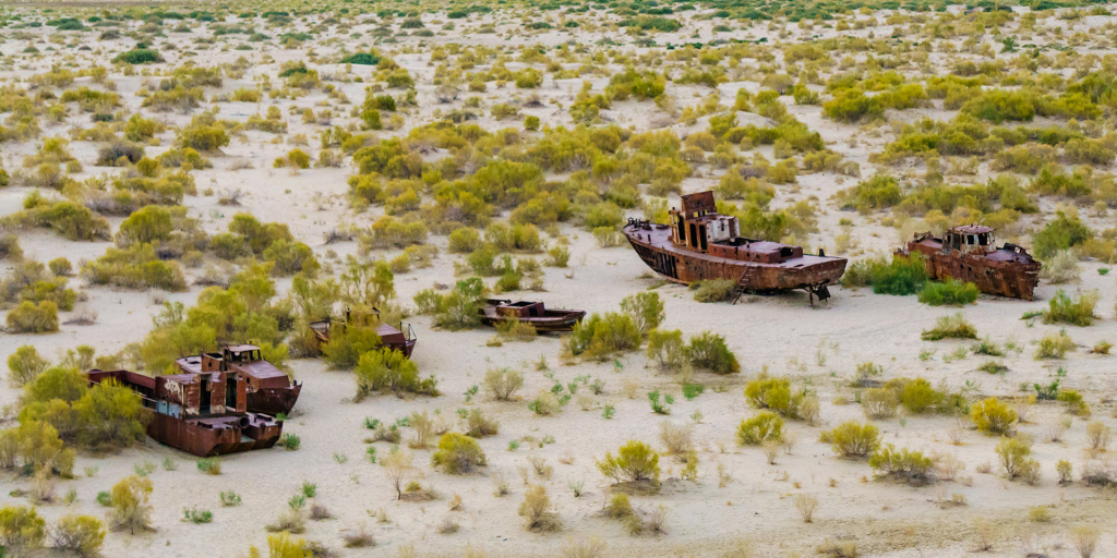 Moynaq and the Aral Sea.jpg