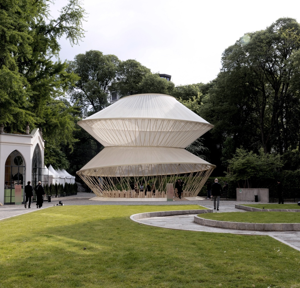 выставка Когда цветет урюк