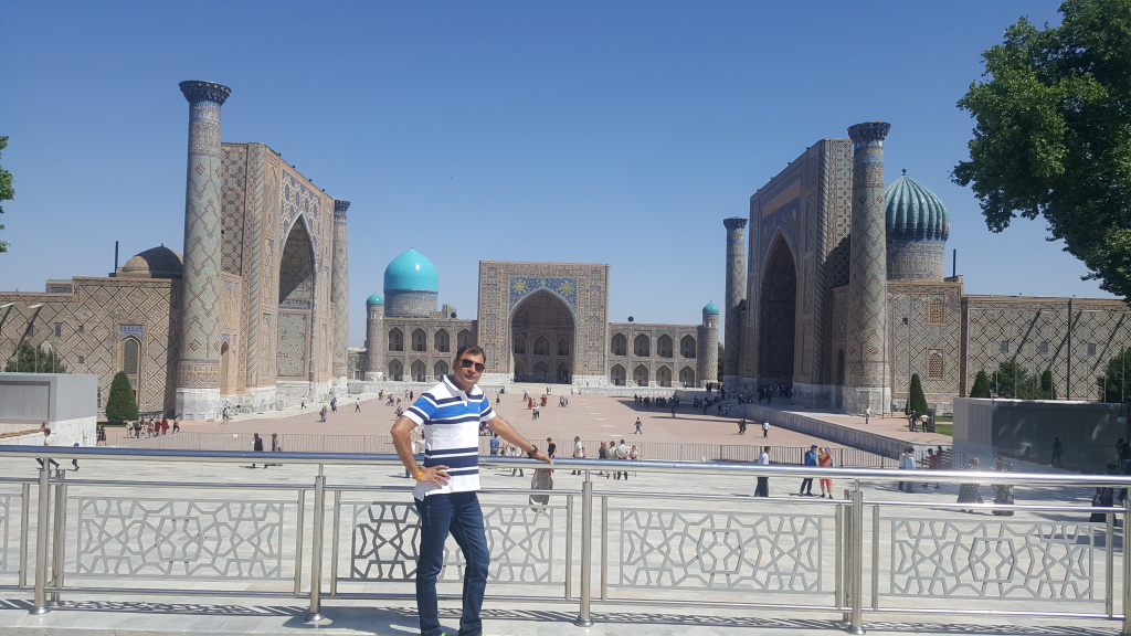 Samarkan - Registan Square.jpg