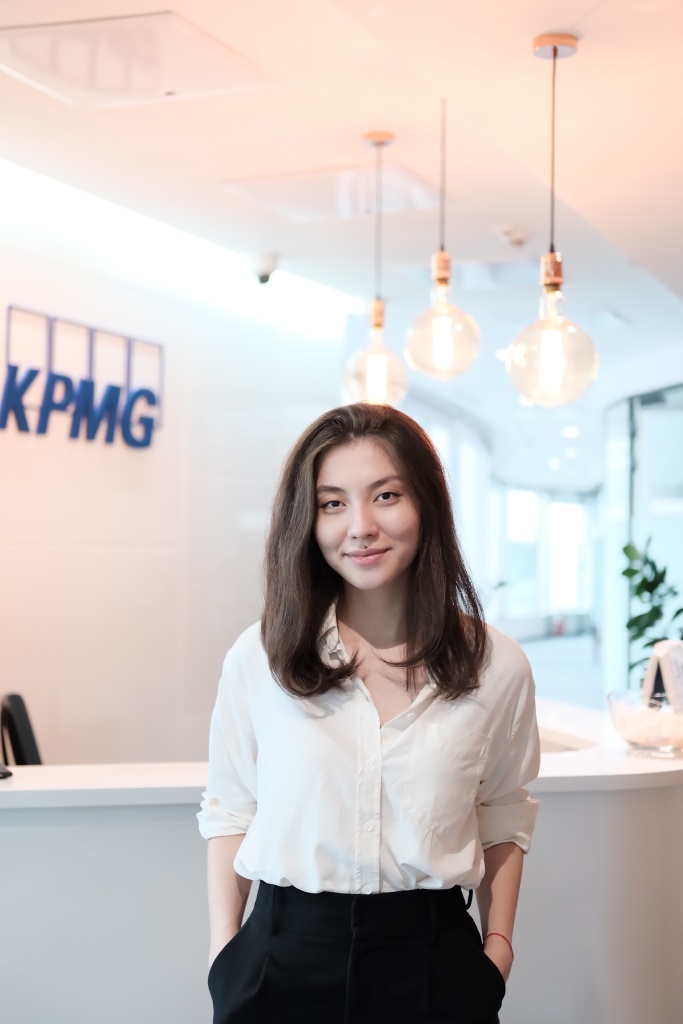 Я работаю в KPMG