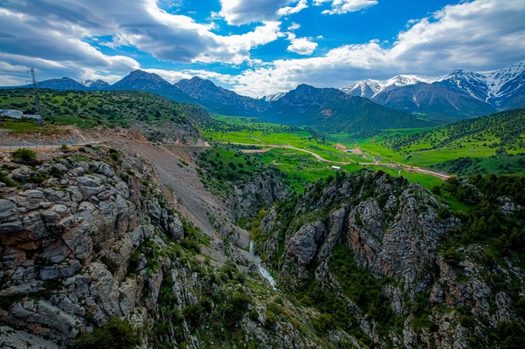 Hiking in Zaamin National Park 