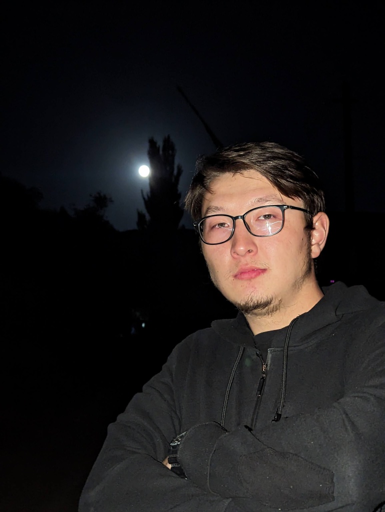 Сотрудники мобильного оператора О!