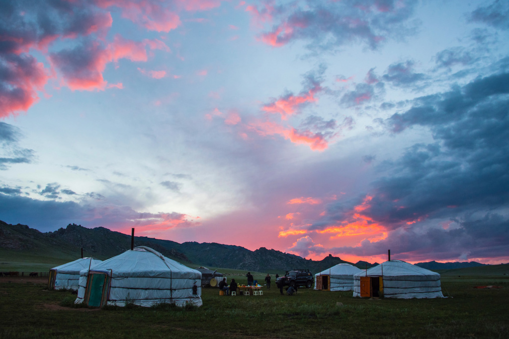 Mongolia through the eyes of foreign tourists: Incredible nature and lifestyle of nomads