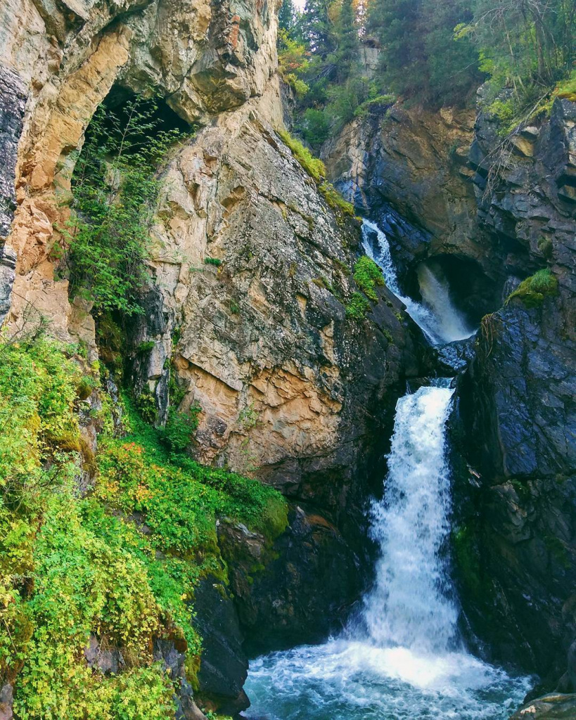 Кайракский водопад.jpg