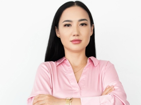 ekspert-v-oblasti-nogtevogo-servisa-inkar-birzhan-ot-hobbi-k-mezhdunarodnomu-priznaniyu