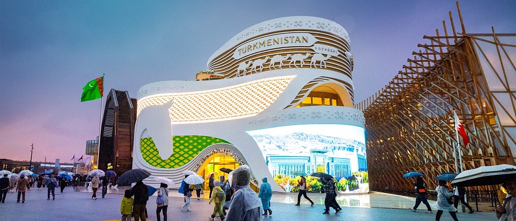 pochemu-pavil-on-turkmenistana-stal-neozhidannym-hitom-na-expo-2025