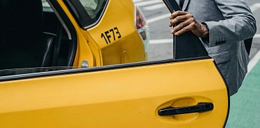 5 taxi services in Almaty: popular apps and electric taxi