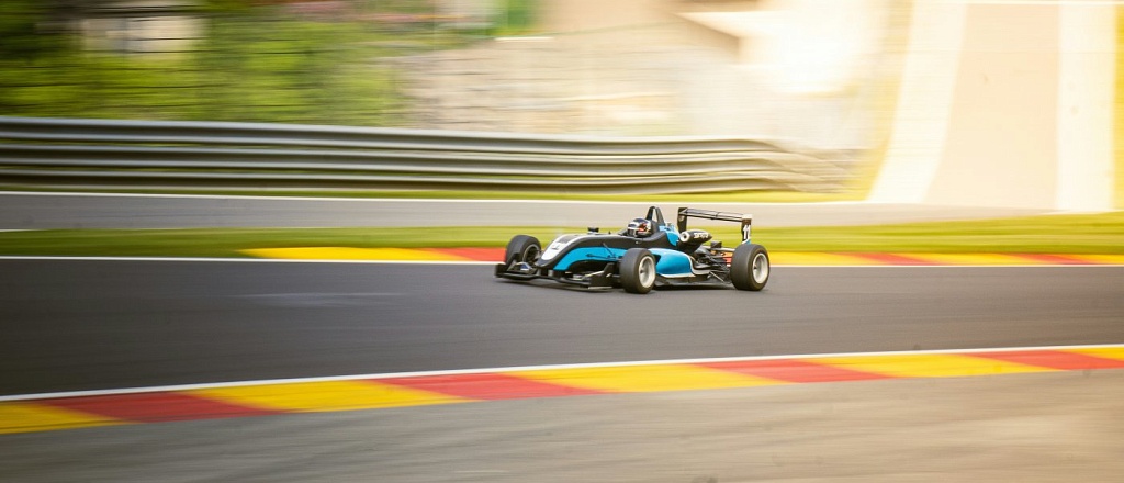 puma-stanet-novym-ekipirovschikom-mclaren-v-formule-1