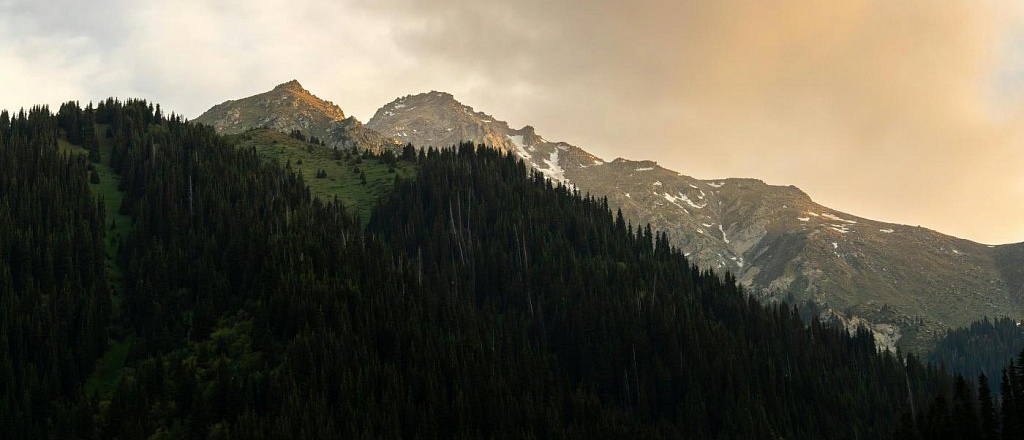 summer-peaks-of-central-asia-your-ultimate-guide-to-tian-shan-fann-pamir-altai-adventures