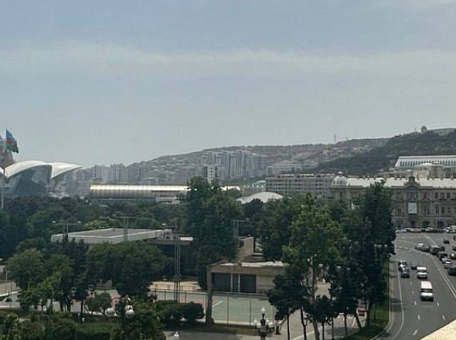 10-rooftop-spots-in-baku-for-gatherings-with-unforgettable-views