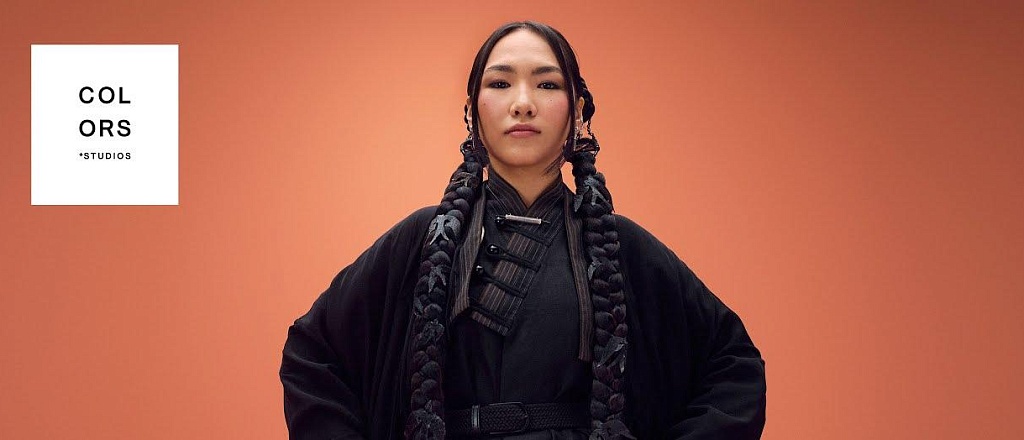 yenlik-v-novom-vypuske-colors-s-billie-eilish-drake-tyla-joji-i-drugimi-mirovymi-artistami