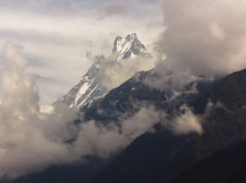kyrgyzstanskaya-al-pinistka-otpravitsya-pokoryat-everest