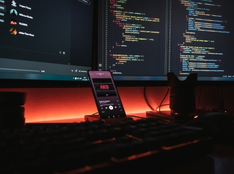 10-samyh-perspektivnyh-professiy-v-geymdeve-v-2025-godu