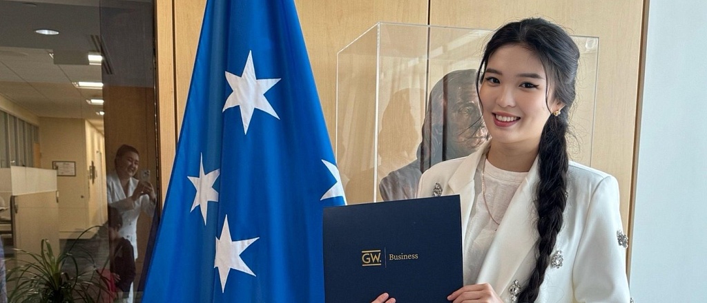 nashi-v-mire-aysha-habib-o-tom-kak-vyuchila-8-yazykov-i-poluchila-polnyy-grant-na-uchebu-v-vashingtone