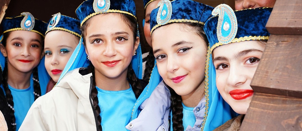 Музыка для узбекского тоя: 15 популярных песен для праздничного плейлиста