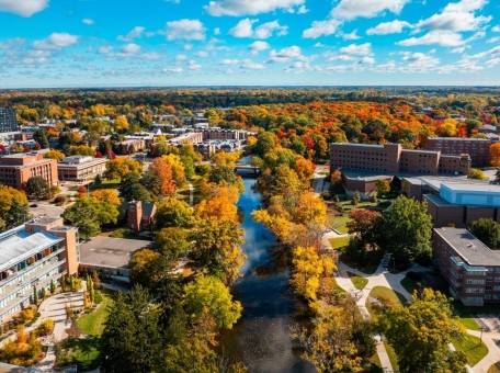 kak-postupit-v-michigan-state-university-pryamaya-translyaciya-s-predstavitelem-priemnoy-komissii-odnogo-iz-luchshih-vuzov-ssha