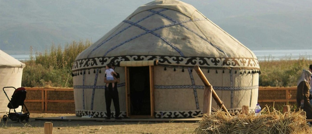 tradicii-sozdaniya-yurty-priznany-yunesko