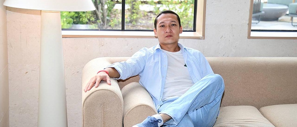 golos-kak-instrument-vliyaniya-ot-diktorstva-do-zhurnalistiki-istoriya-kadyr-zhana-muhataeva