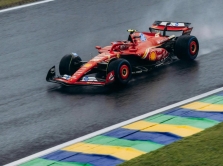 vsemirno-izvestnyy-pilot-ferrari-sharl-lekler-pribyl-v-tashkent